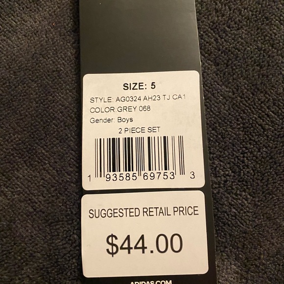 Boys Adidas t-shirt/shorts set - Picture 4 of 4